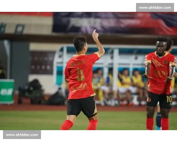 浙江队影院观赛收官：鲍盛鑫与球迷的 “家人时刻”