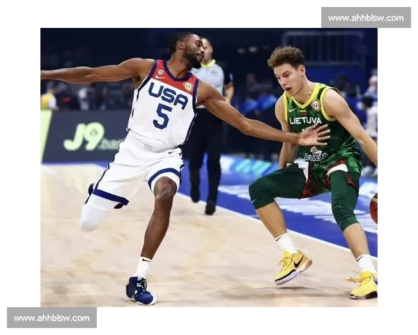 美国男篮与阿根廷激战正酣 历史对决再度上演激情碰撞